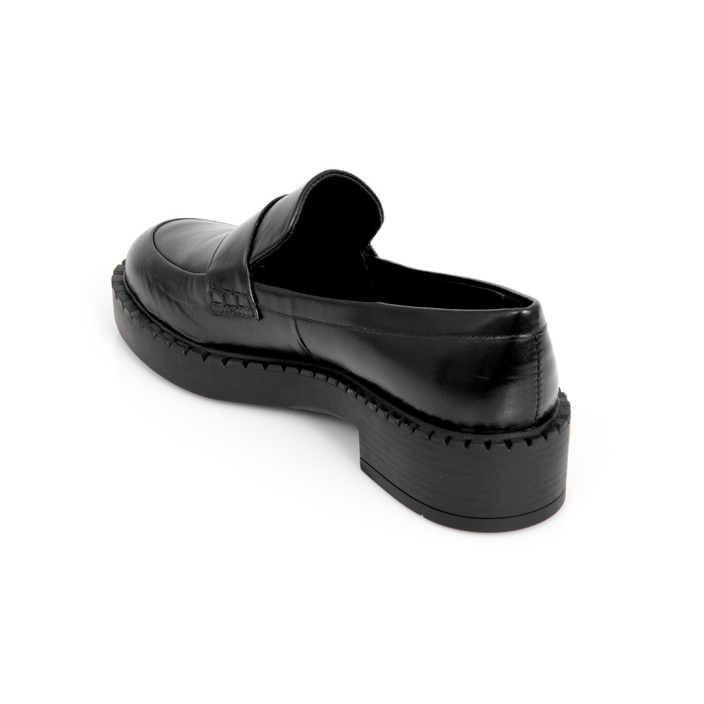 LOAFER MOCASSIM PRETO DE COURO SALTO BAIXO image number 2